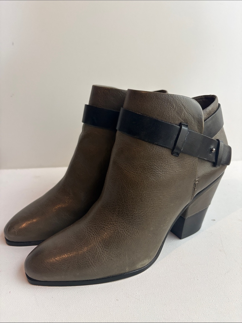 Dolce Vita Hilary Olive Leather Ankle Boots Black Strap 8.5